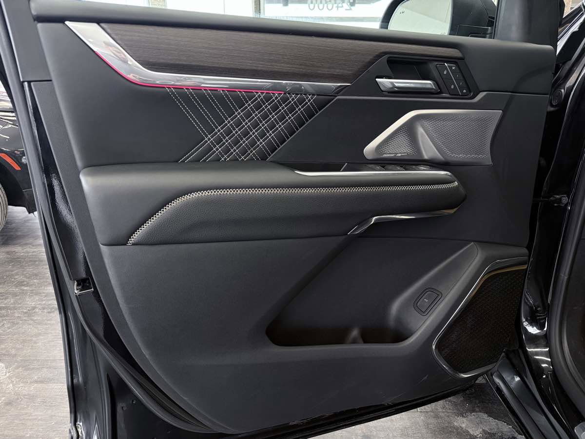 Used 2024 GMC Acadia Denali w/ Super Cruise Package FWD image 26