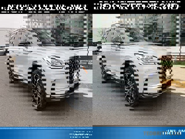 Used 2025 Lincoln Corsair Reserve w/ Towing Package image 1