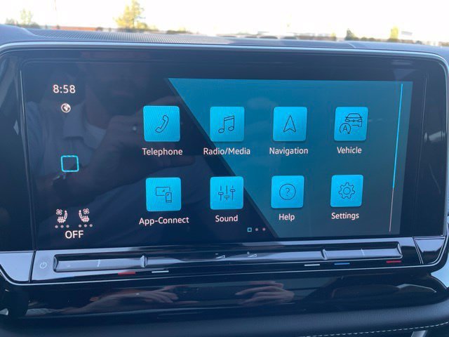 New 2026 Volkswagen Atlas Cross Sport SEL Premium R-Line AWD/4WD image 22