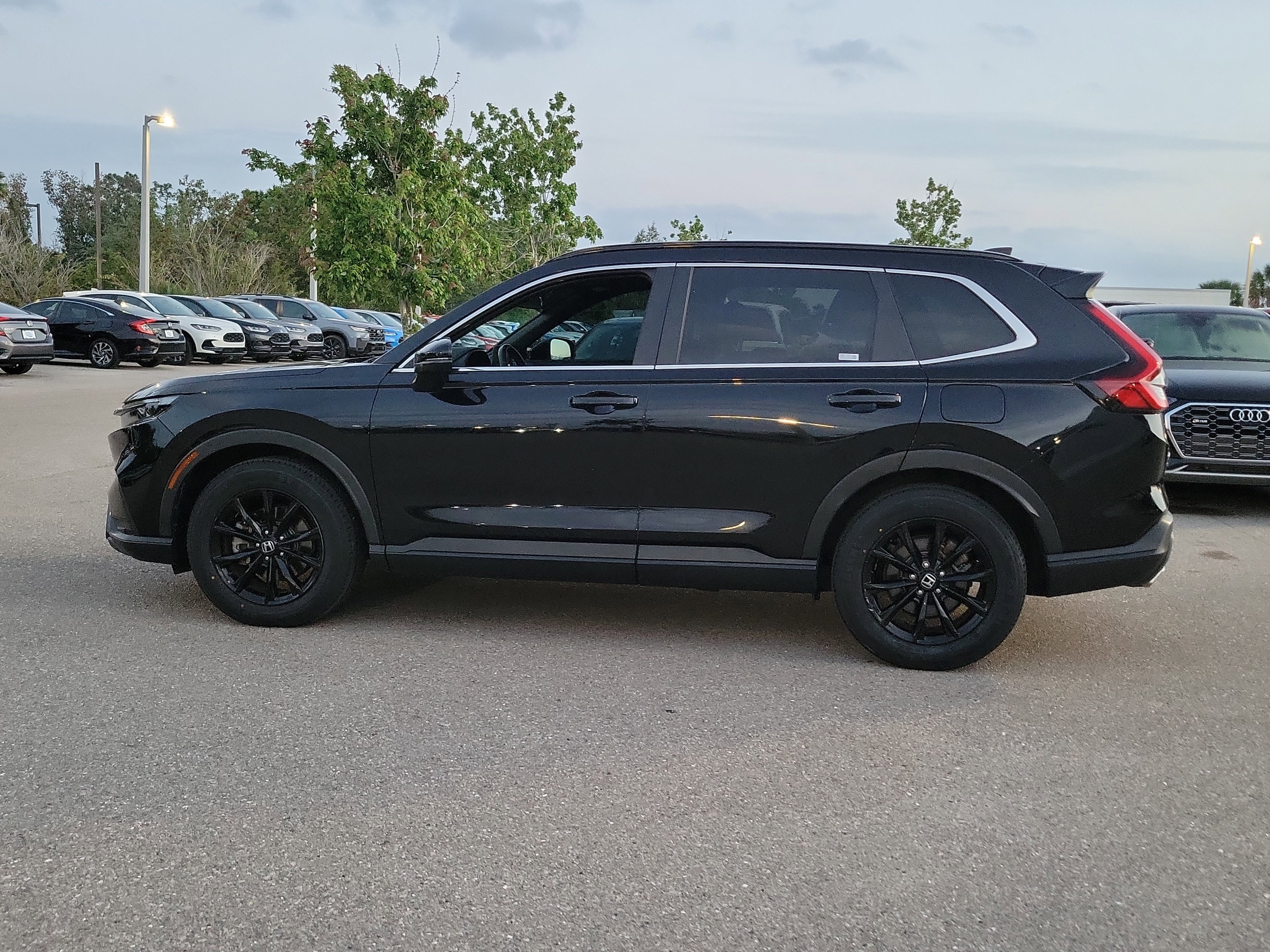Used 2023 Honda CR-V Sport image 7