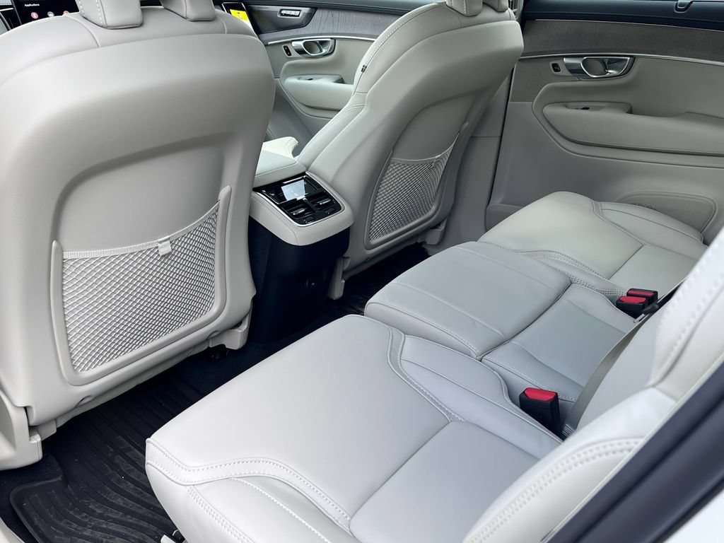New 2026 Volvo XC90 B6 Ultra w/ Protection Package AWD/4WD image 32
