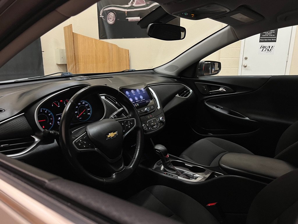 Used 2022 Chevrolet Malibu RS FWD image 11