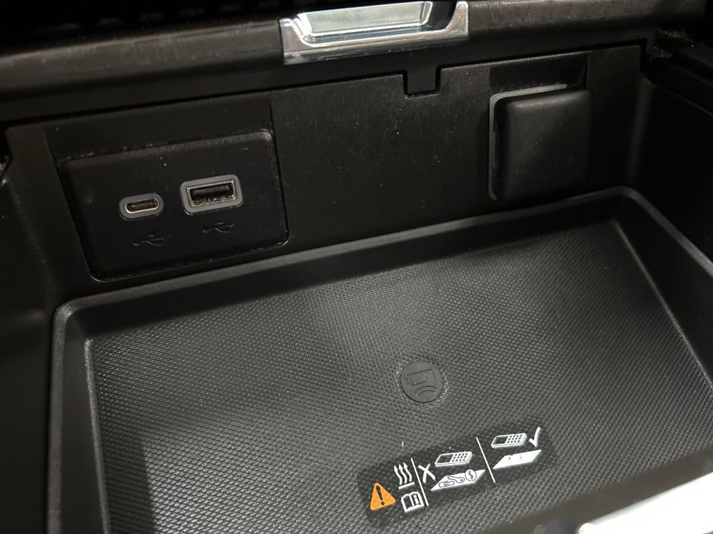 Used 2022 GMC Yukon XL Denali image 23