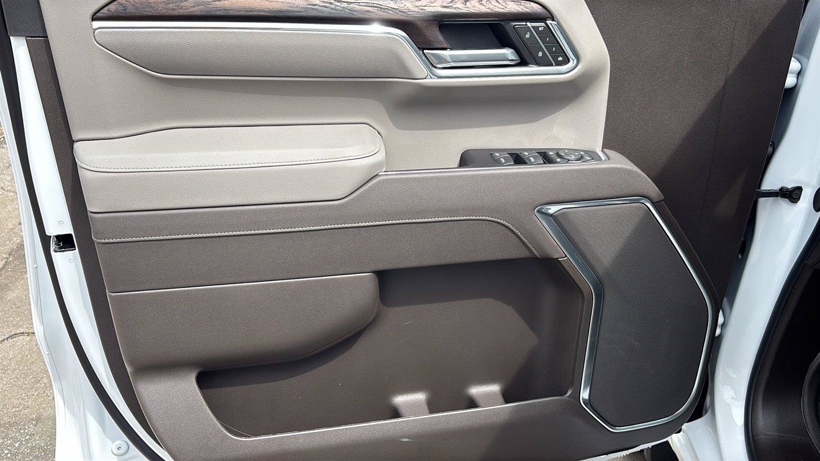 New 2026 GMC Sierra 1500 SLT RWD image 16