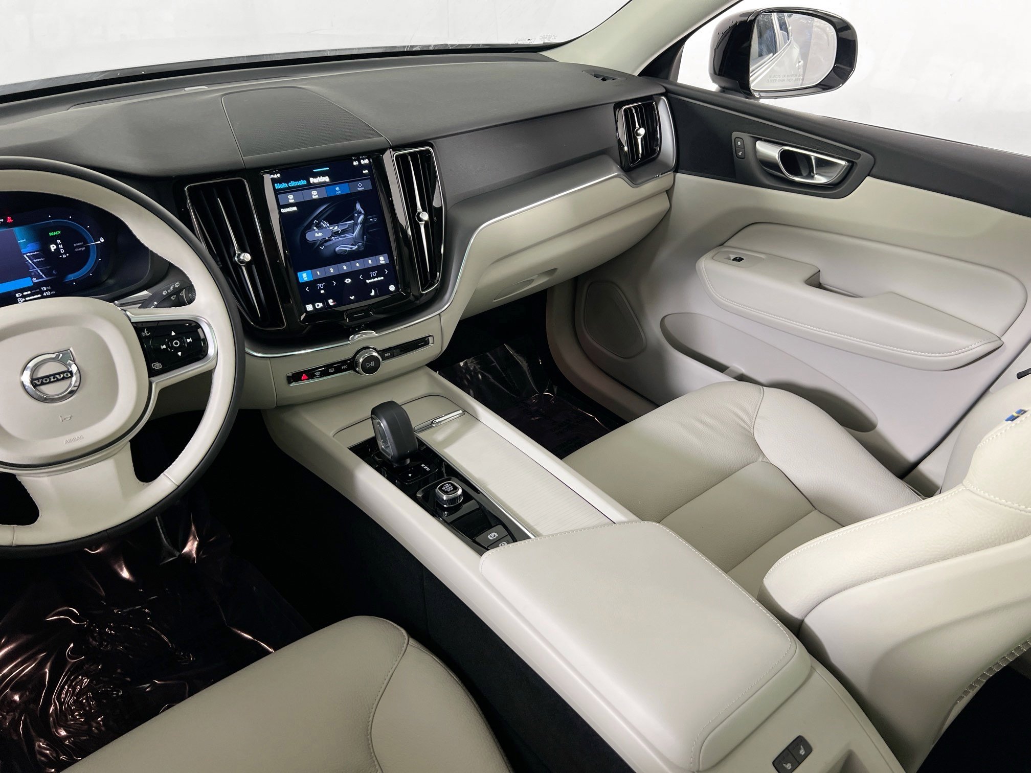 Used 2025 Volvo XC60 T8 Core w/ Protection Package Premier image 24