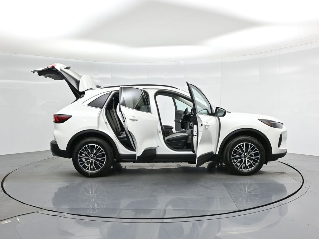 New 2025 Ford Escape SE w/ PHEV Premium Package image 4