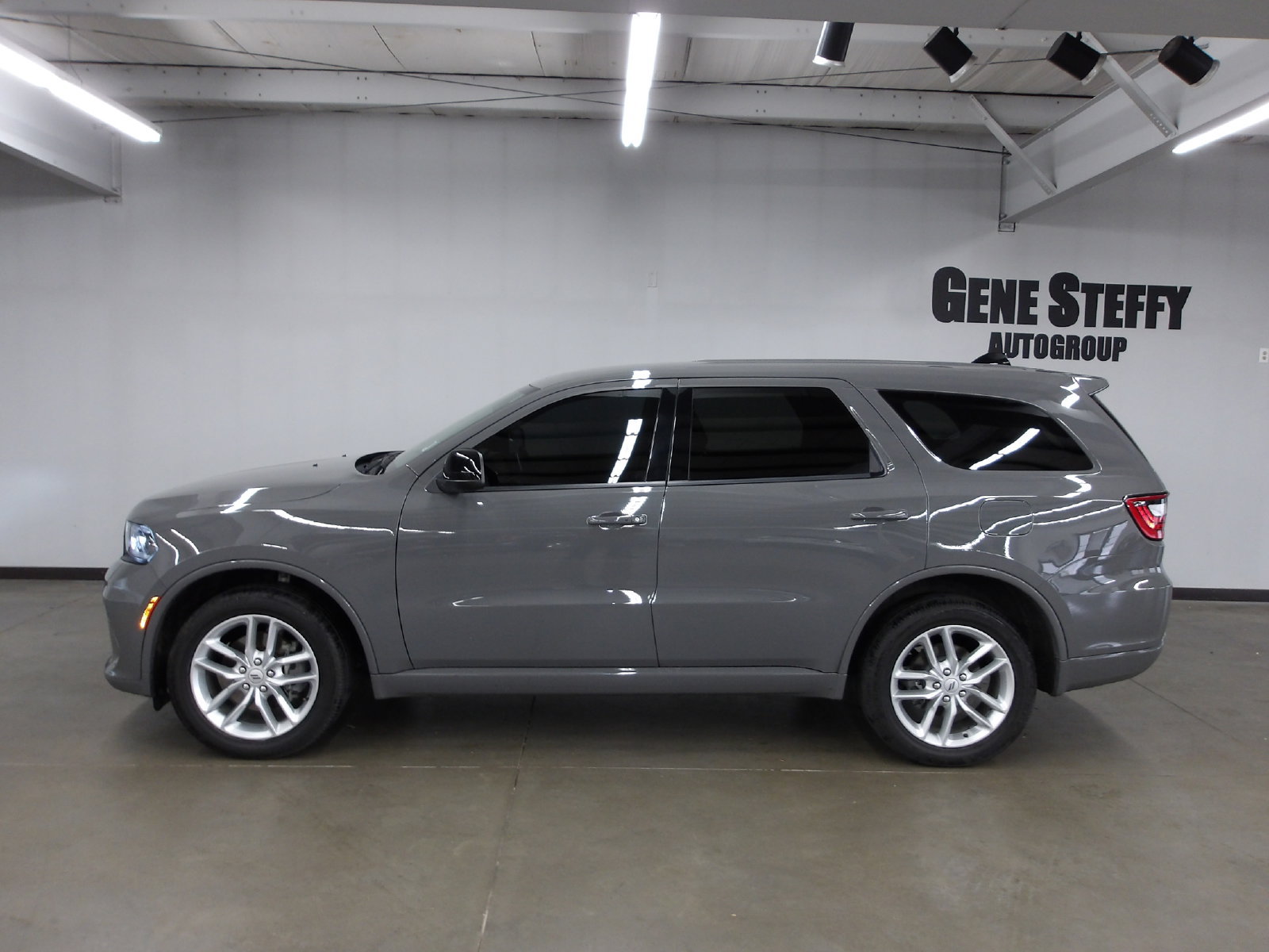 Used 2025 Dodge Durango GT AWD/4WD image 8