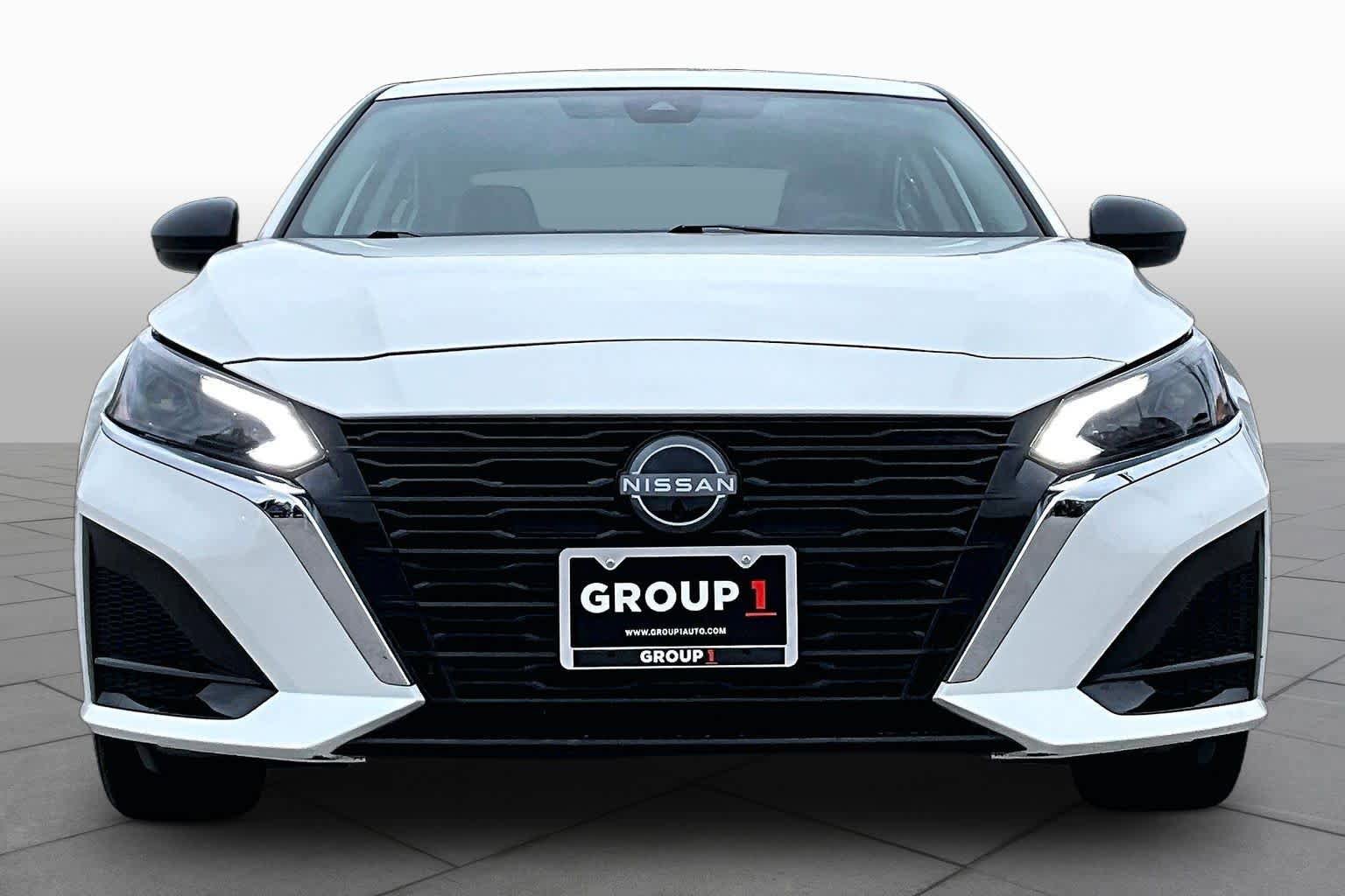 Used 2025 Nissan Altima 2.5 SV FWD image 4