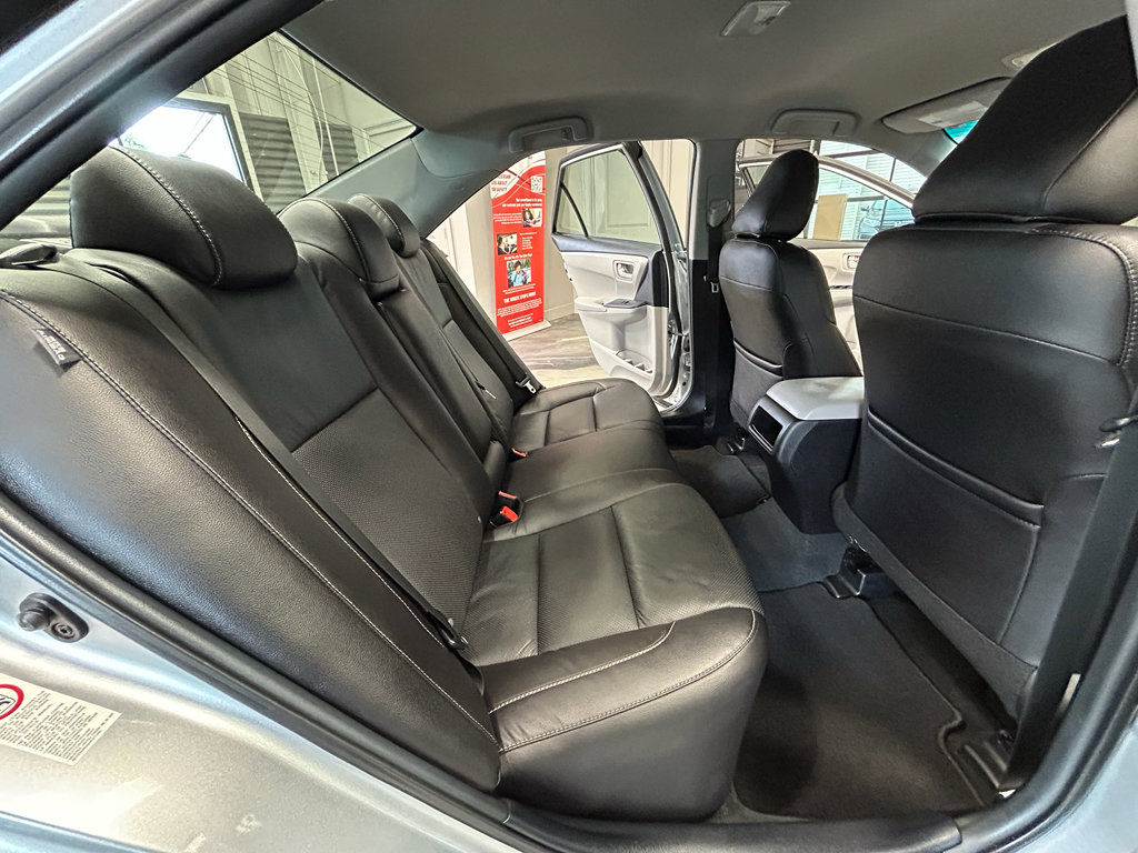 Used 2015 Toyota Camry SE FWD image 42