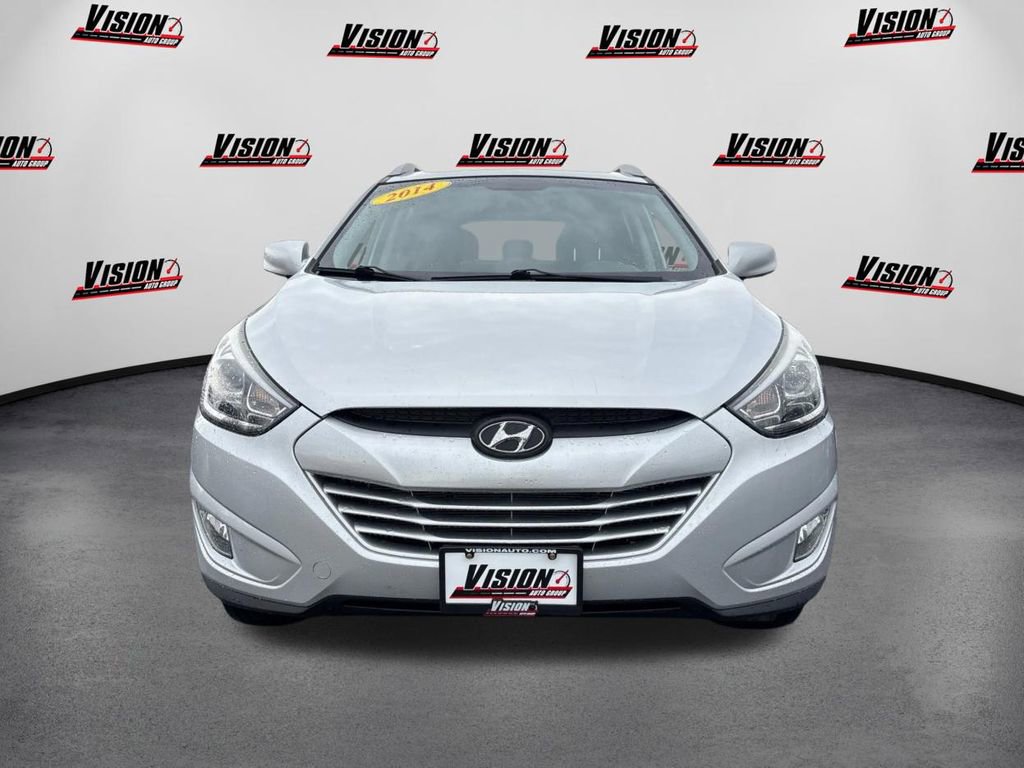 Used 2014 Hyundai Tucson SE image 2
