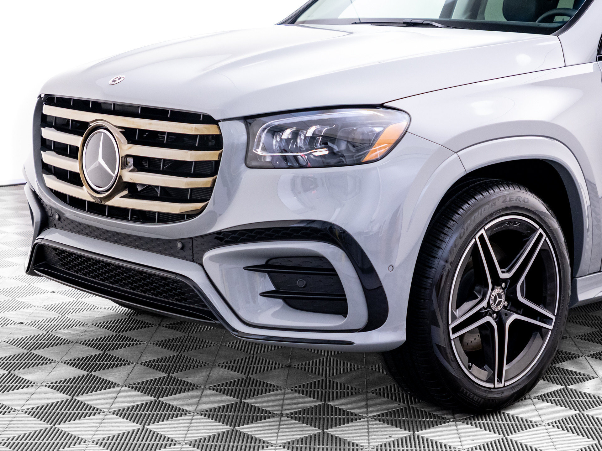 New 2026 Mercedes-Benz GLS 450 4MATIC image 40