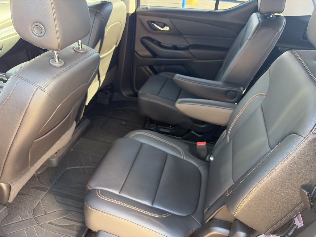 Used 2020 Chevrolet Traverse LT w/ Driver Confidence II Package AWD/4WD image 21