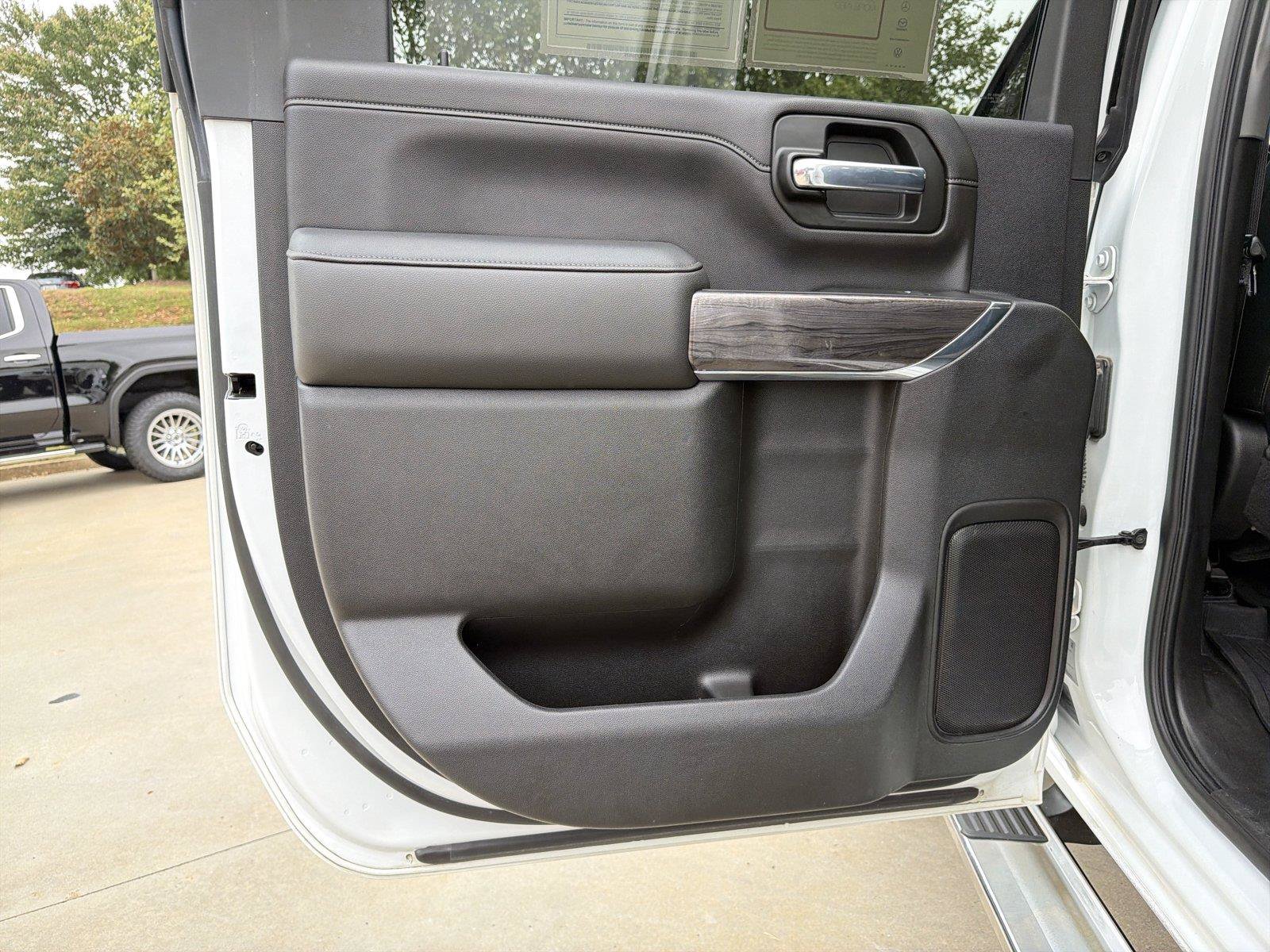 Used 2020 Chevrolet Silverado 2500 LTZ w/ LTZ Premium Package AWD/4WD image 19