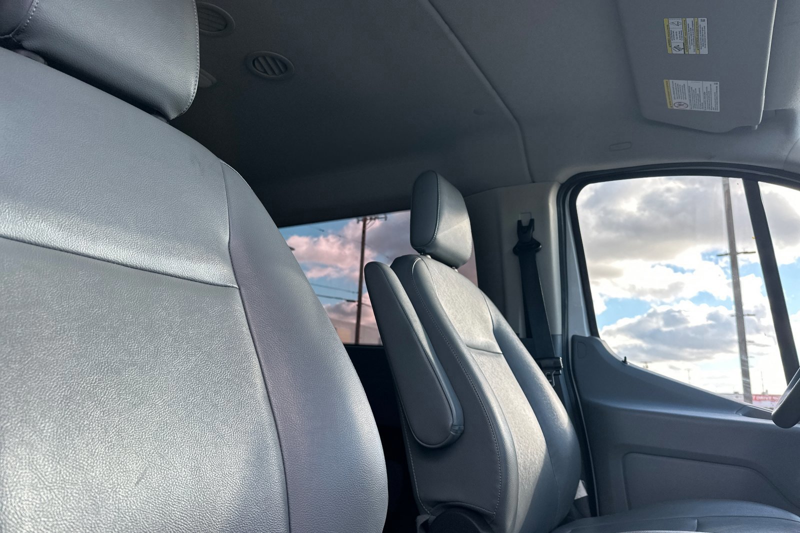 Used 2019 Ford Transit 150 XL image 18