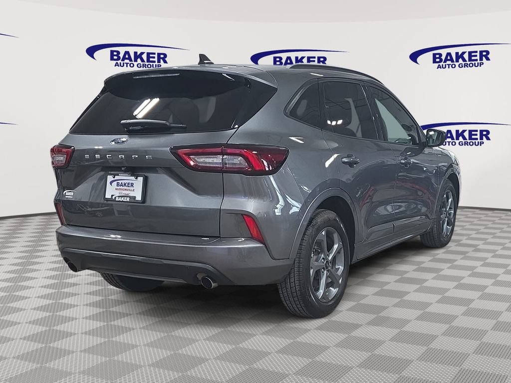 Used 2023 Ford Escape ST-Line FWD image 5