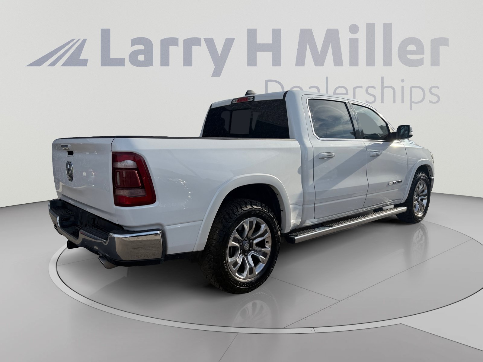 Used 2022 RAM 1500 Limited AWD/4WD image 5