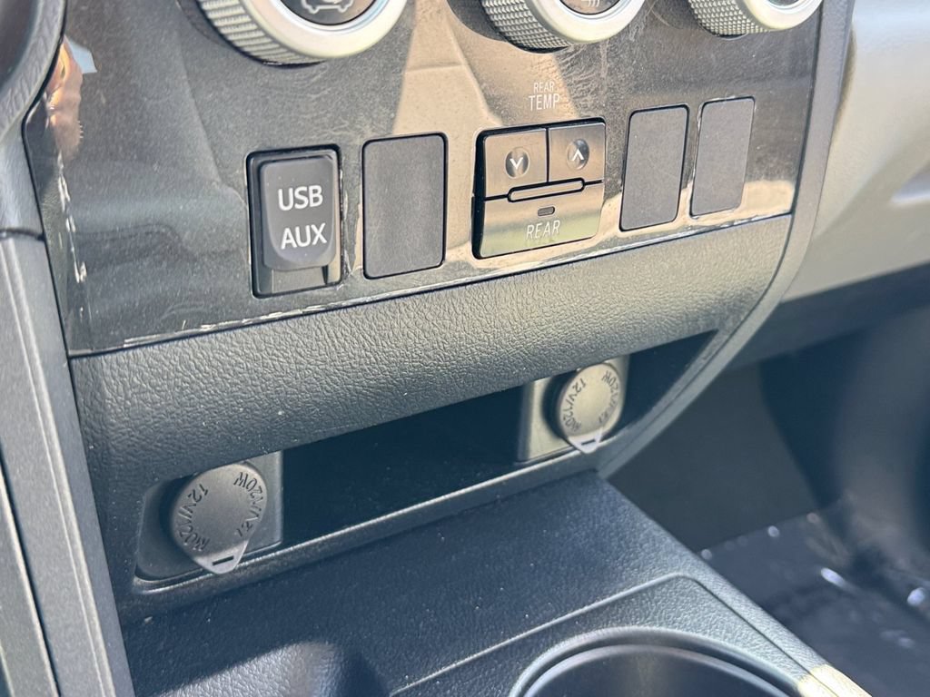 Certified 2019 Toyota Sequoia SR5 AWD/4WD image 24