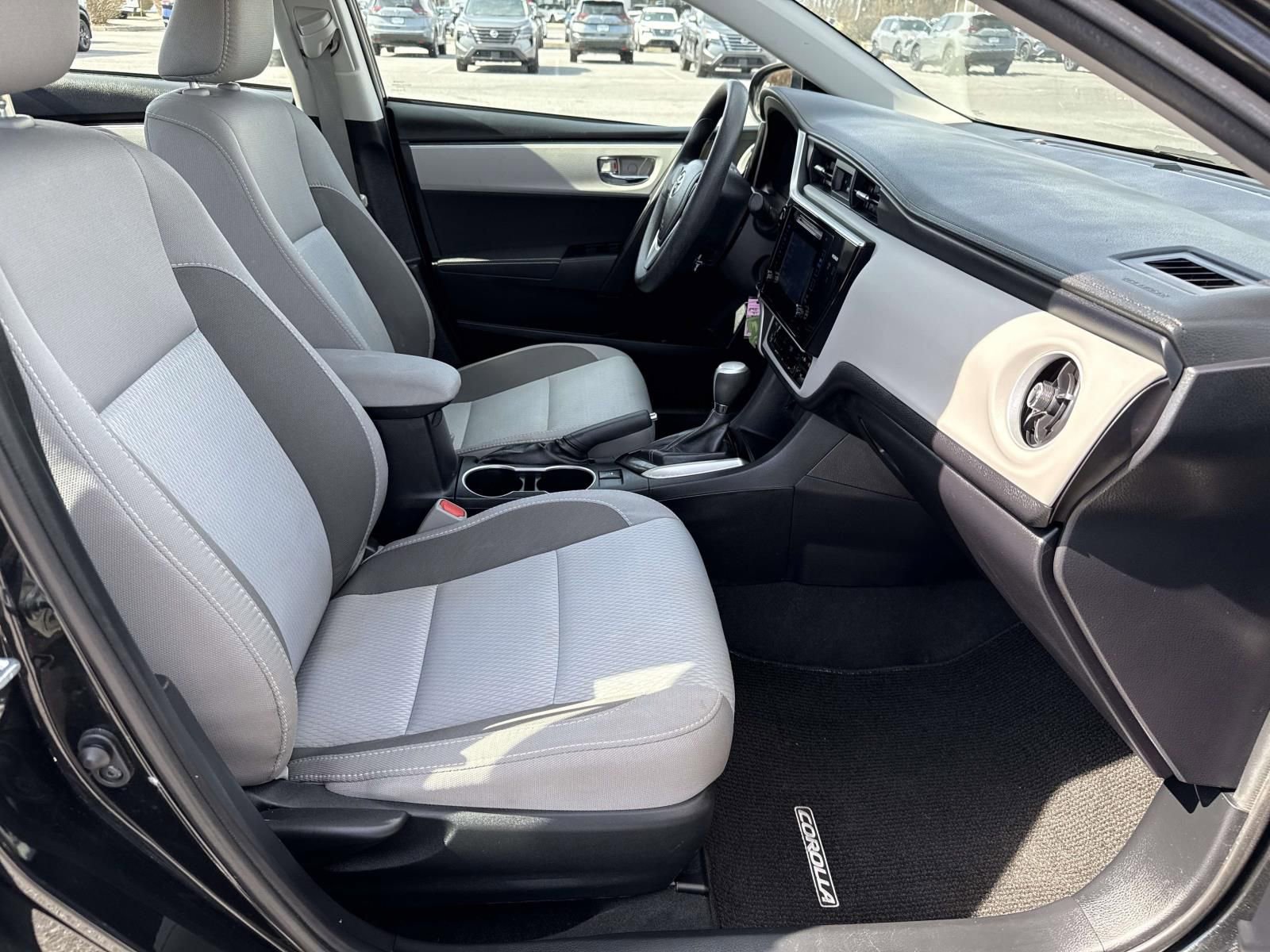 Used 2017 Toyota Corolla LE w/ Carpet Mat Package (TMS) FWD image 23