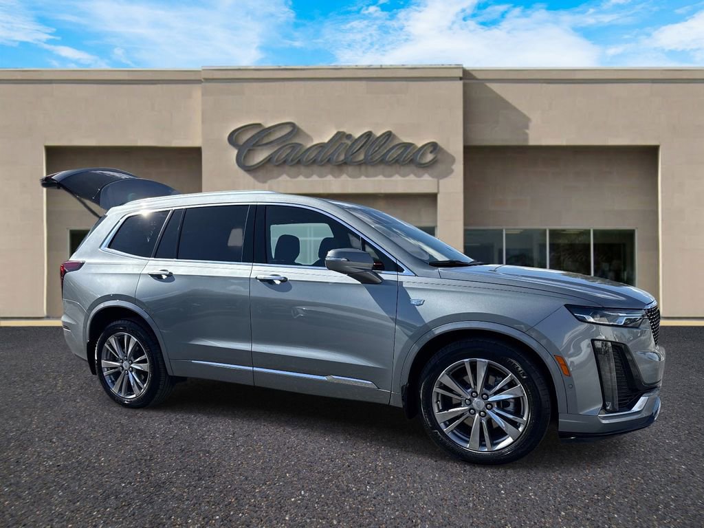 Used 2023 Cadillac XT6 Premium Luxury w/ Technology Package FWD image 1