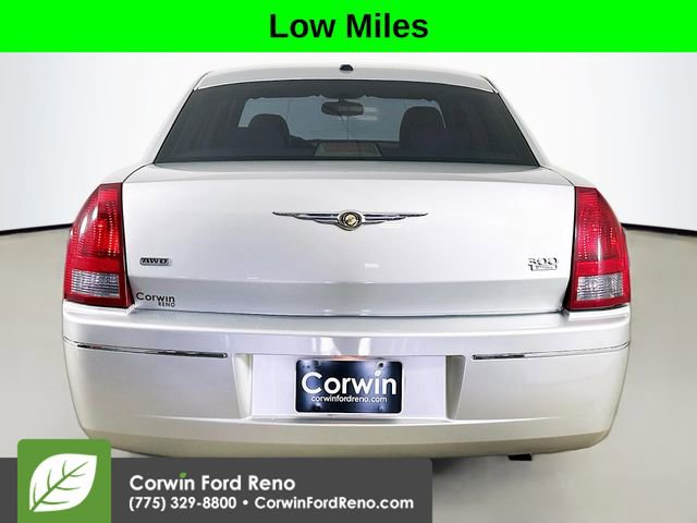 Used 2006 Chrysler 300 Touring w/ Luxury Group image 6