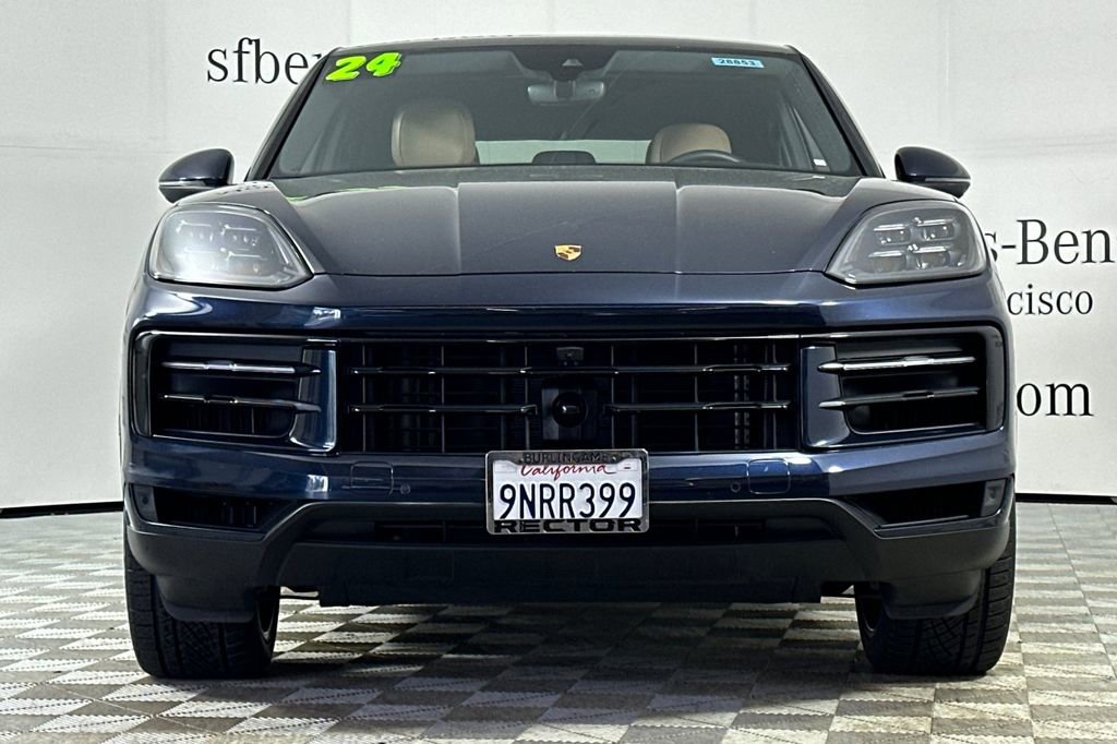 Used 2024 Porsche Cayenne Coupe image 9