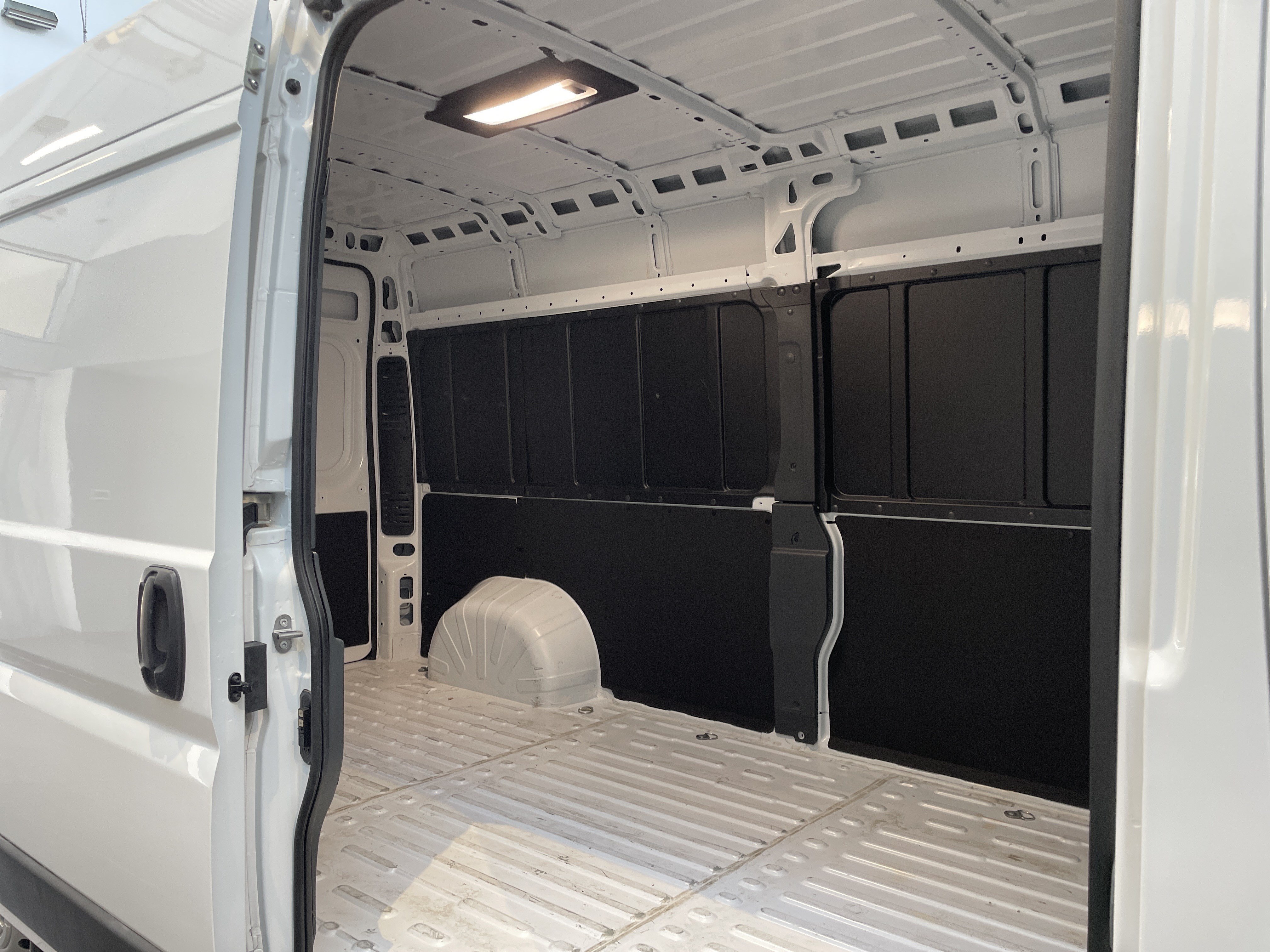 Used 2026 RAM ProMaster 2500 w/ Convenience Group FWD image 30