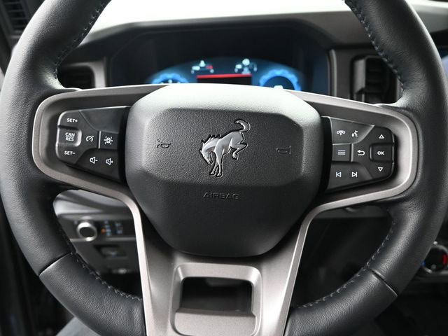 Used 2025 Ford Bronco Badlands image 15