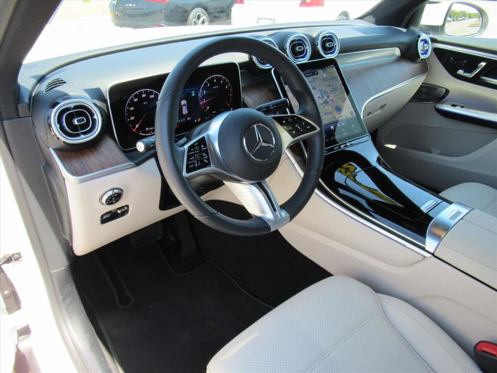 Used 2025 Mercedes-Benz GLC 300 image 15