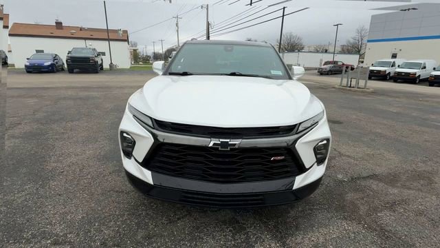 Used 2023 Chevrolet Blazer RS w/ Enhanced Convenience Package image 3