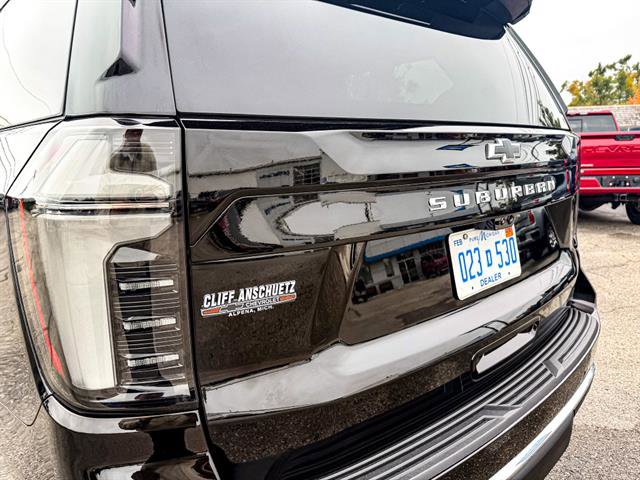 Used 2025 Chevrolet Suburban High Country AWD/4WD image 38