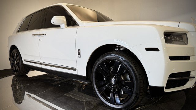 Used 2020 Rolls-Royce Cullinan AWD/4WD image 48