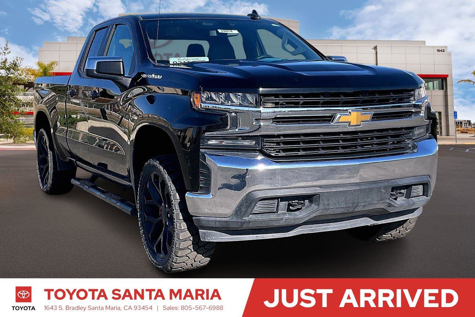 Used 2020 Chevrolet Silverado 1500 LT w/ Trailering Package image 1