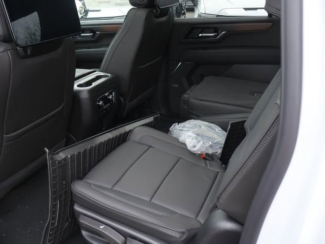New 2026 GMC Yukon XL Denali w/ Denali Reserve Package AWD/4WD image 12