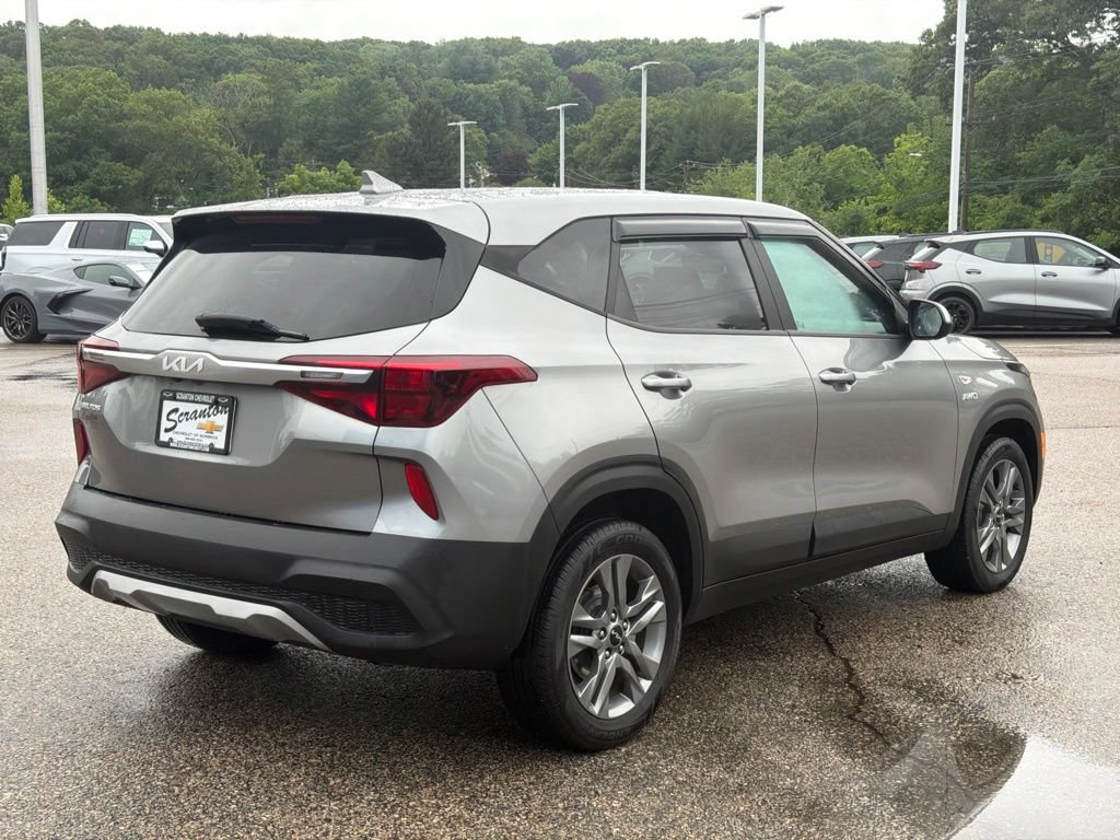 Used 2023 Kia Seltos LX AWD/4WD image 7