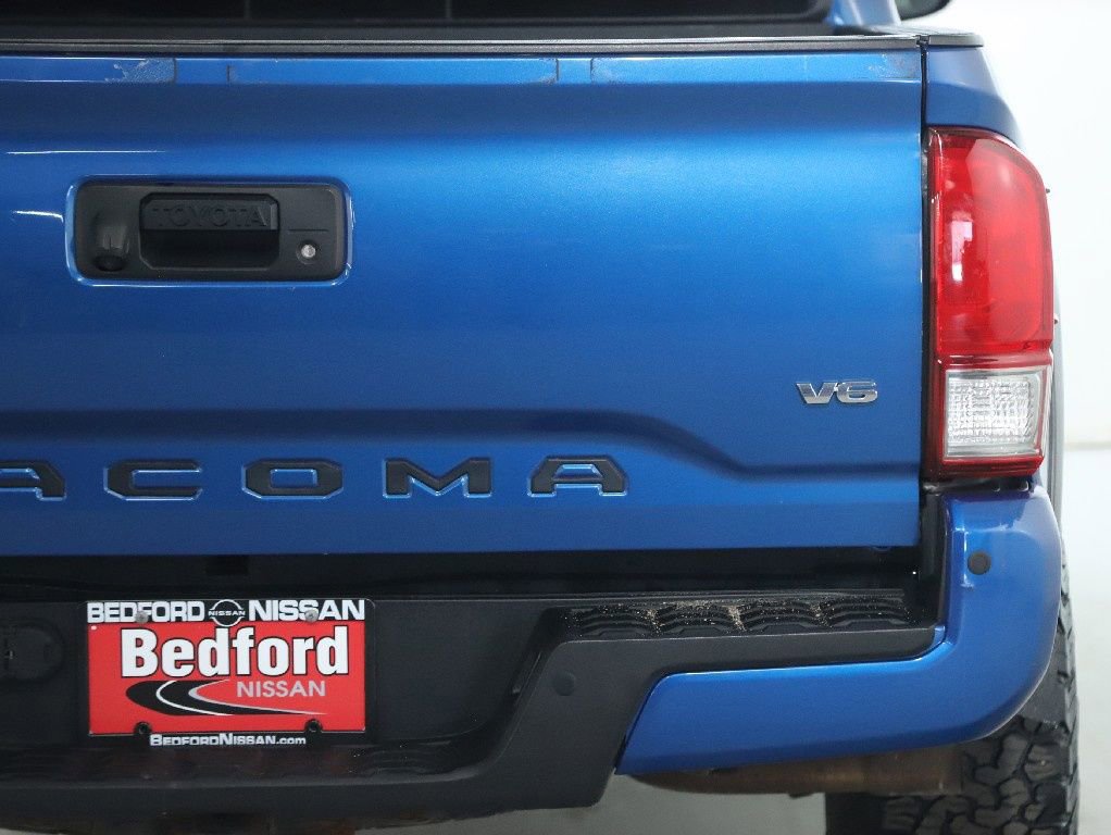 Used 2017 Toyota Tacoma TRD Off-Road w/ Premium & Technology Package image 47