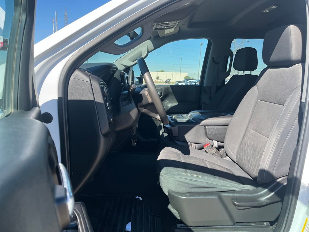 Used 2020 Chevrolet Silverado 2500 Custom w/ Custom Value Package image 12