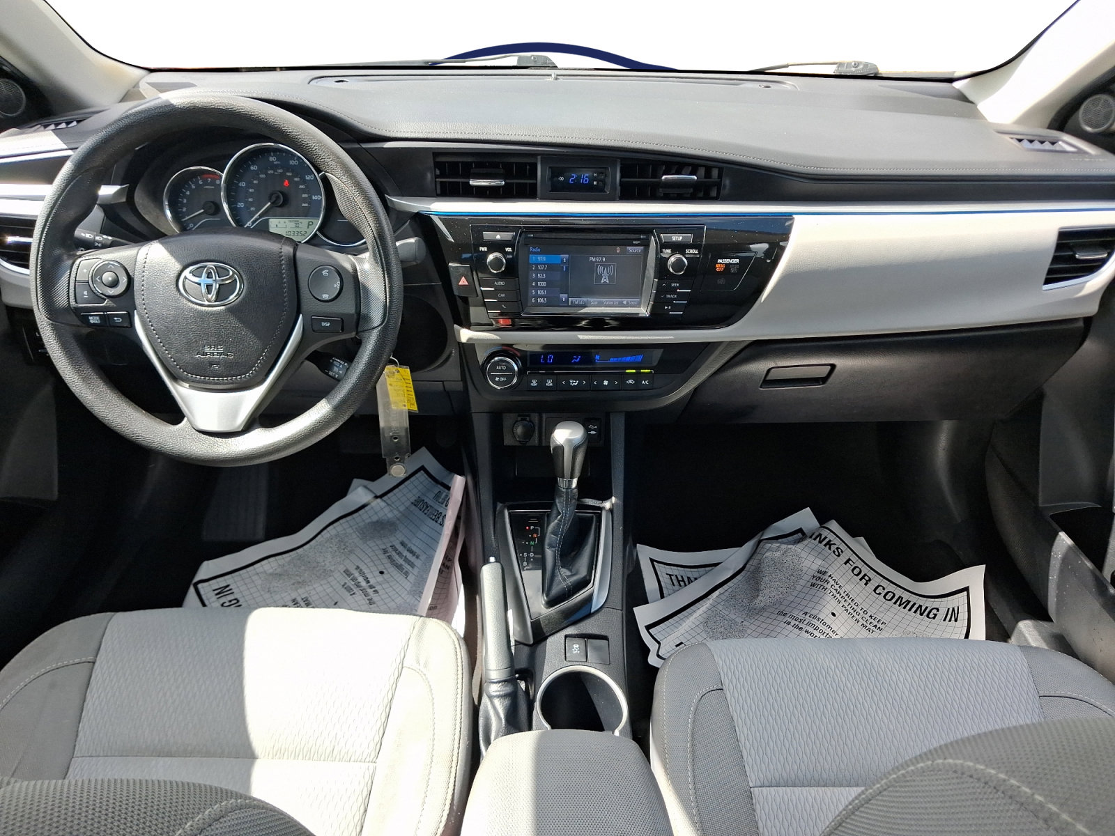 Used 2016 Toyota Corolla LE FWD image 6