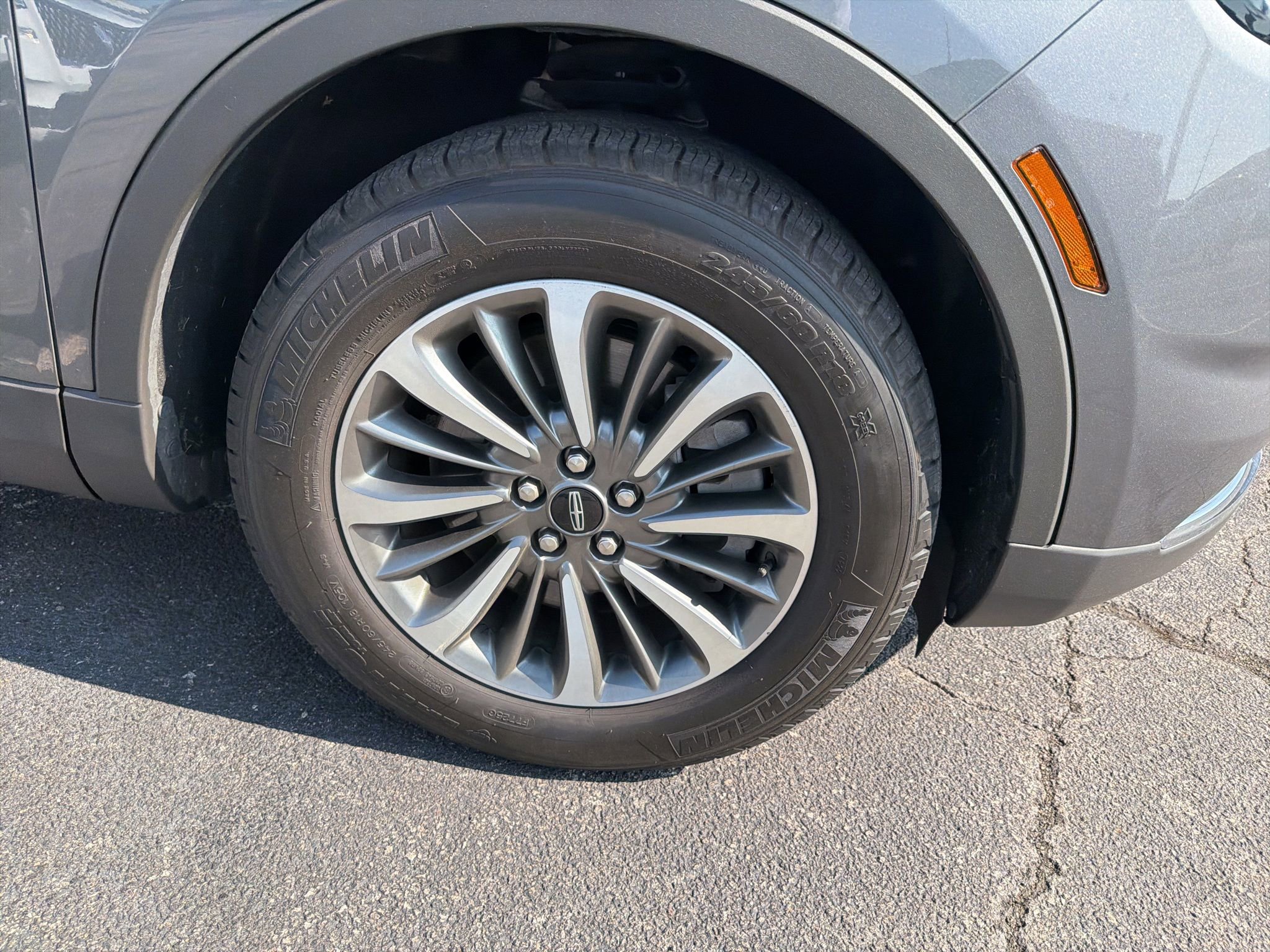 Used 2023 Lincoln Nautilus Reserve w/ Luxury Package image 4