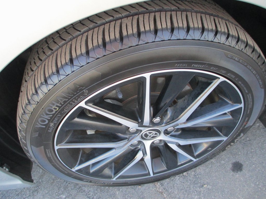 Used 2021 Toyota Camry SE image 10
