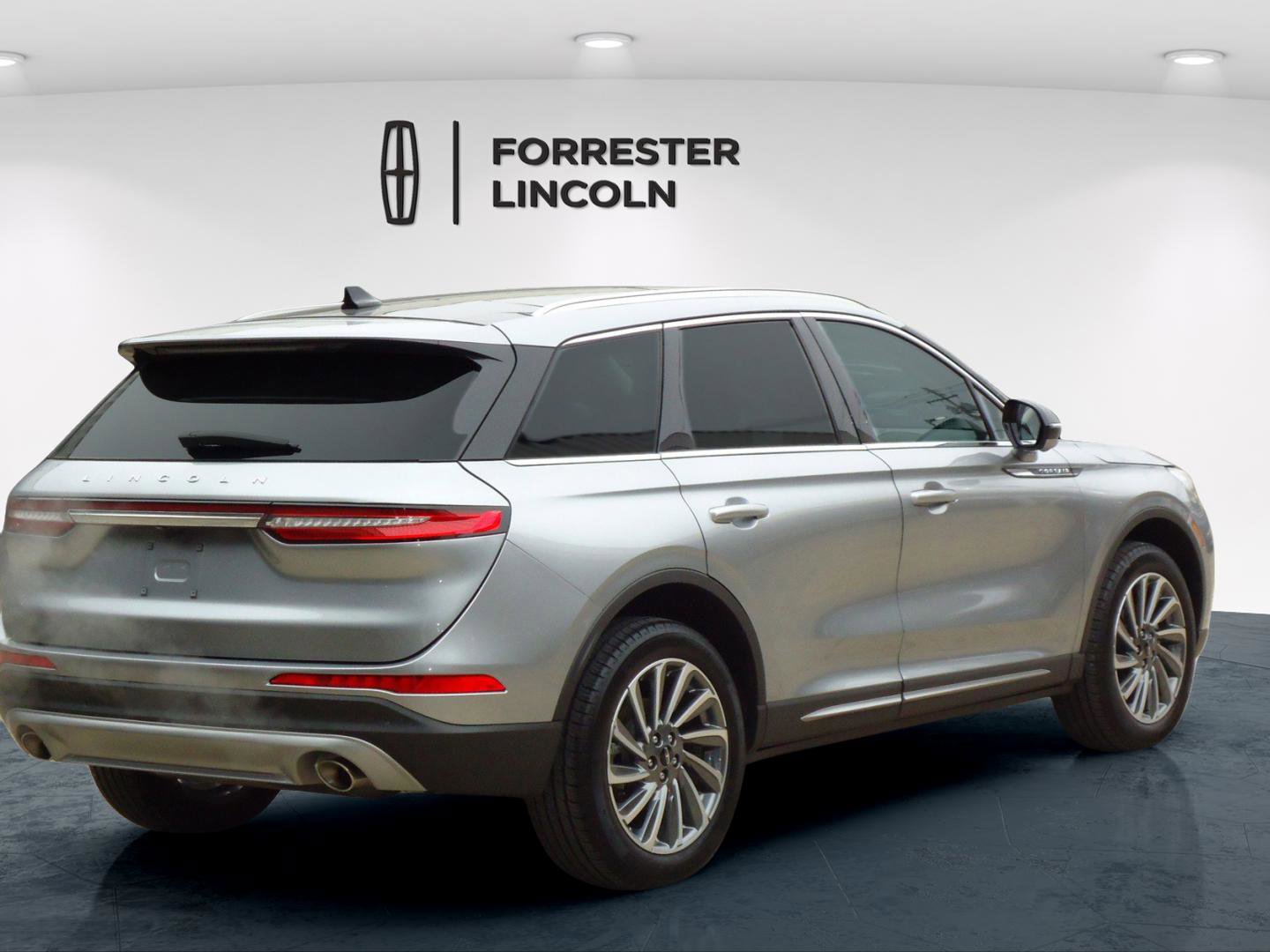 Used 2024 Lincoln Corsair Reserve w/ Equipment Group 201A AWD/4WD image 3