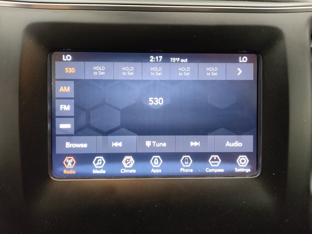Used 2020 Jeep Cherokee Latitude Plus FWD image 25