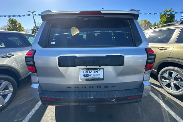 Used 2025 Toyota 4Runner SR5 AWD/4WD image 6