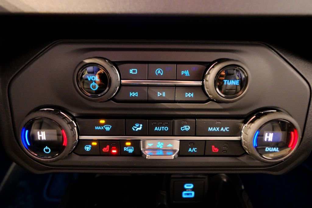 New 2025 Ford Bronco Outer Banks image 35