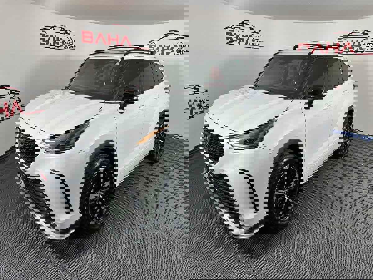 Used 2022 Toyota Highlander XSE image 2