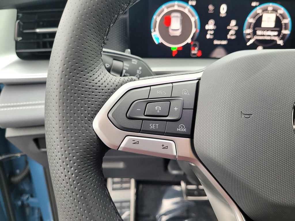 New 2026 Volkswagen Tiguan SE R-Line FWD image 21