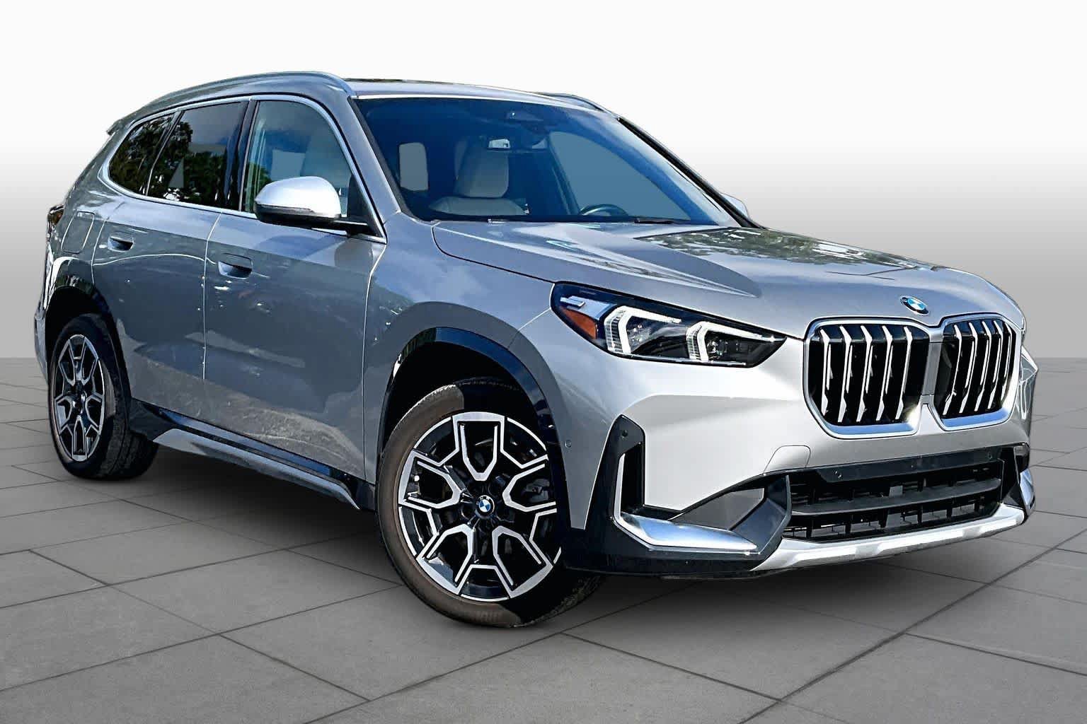 Used 2023 BMW X1 xDrive28i w/ Convenience Package AWD/4WD image 3