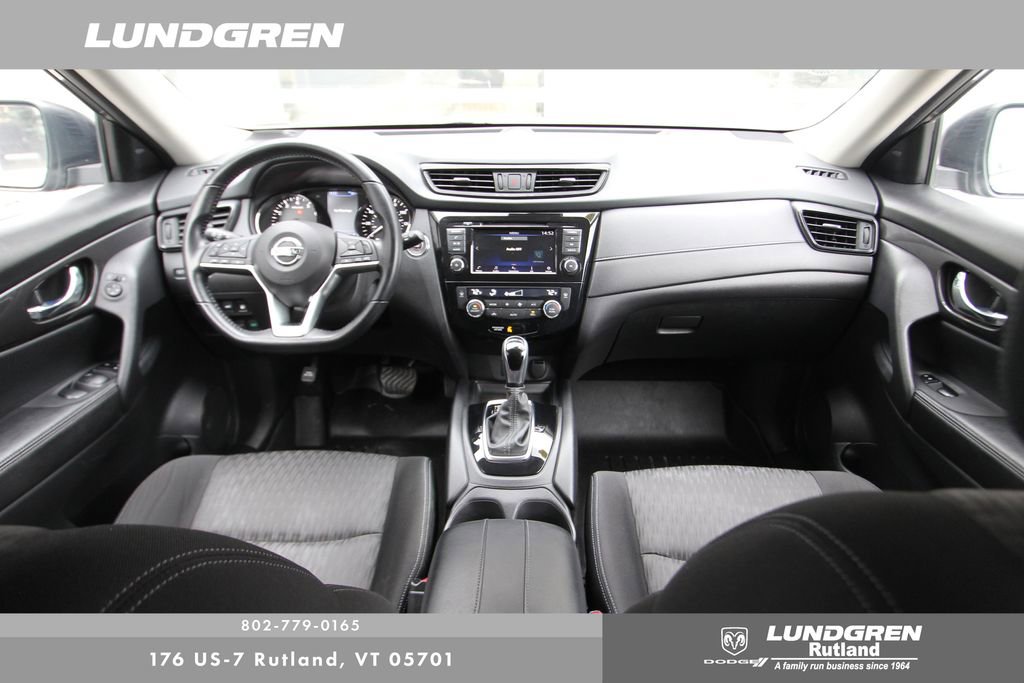 Used 2020 Nissan Rogue SV image 6