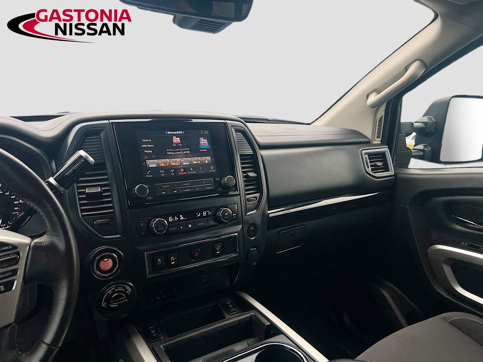 Used 2024 Nissan Titan SV w/ SV Convenience Package image 30