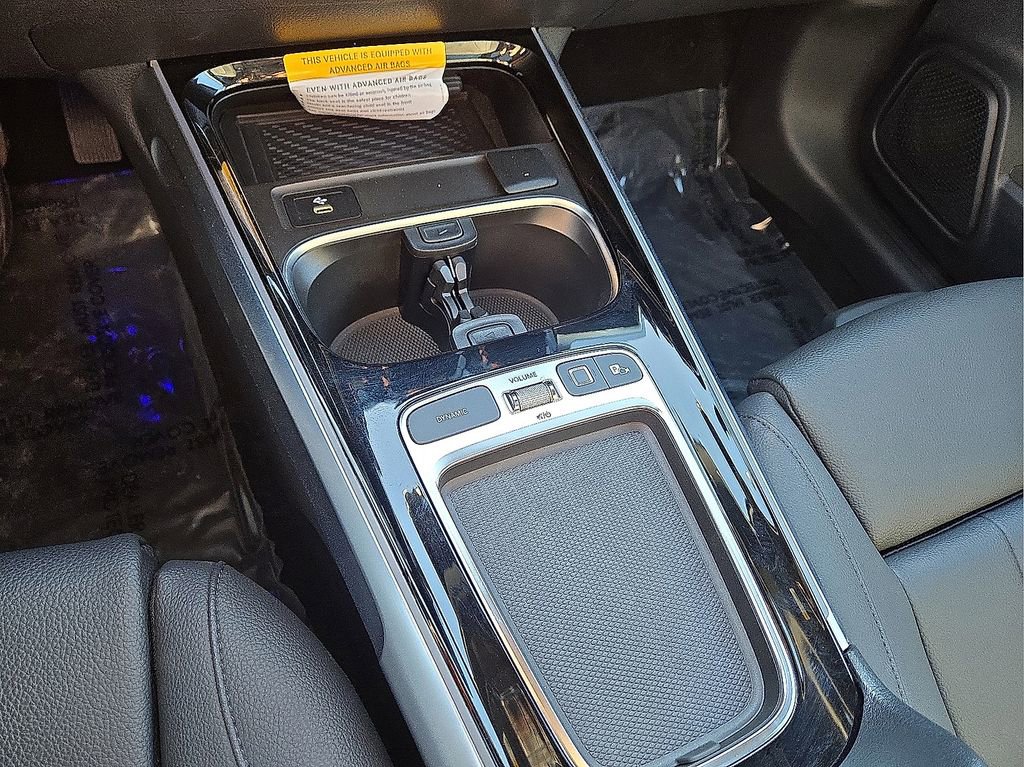 Used 2025 Mercedes-Benz GLB 250 image 30