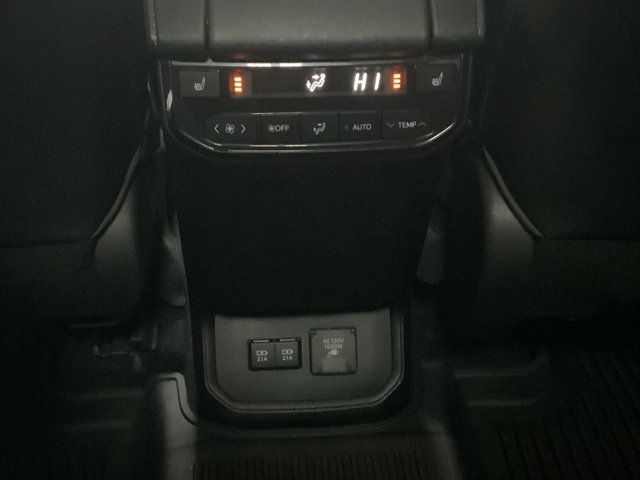 Used 2020 Toyota Highlander Platinum AWD/4WD image 23